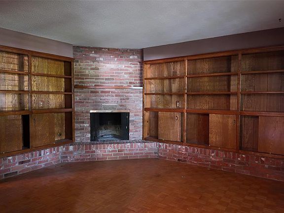3rd image of 2713 Hollywood Ave