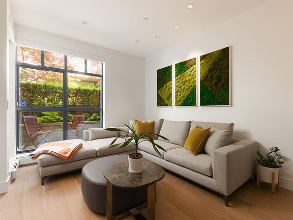 5th image of 2688 Vine St #106