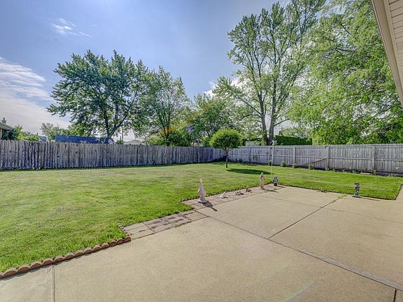 5th image of 3842 Clough Ave