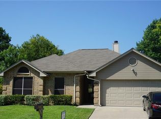 10257 Westward Dr, Fort Worth, TX 76108
