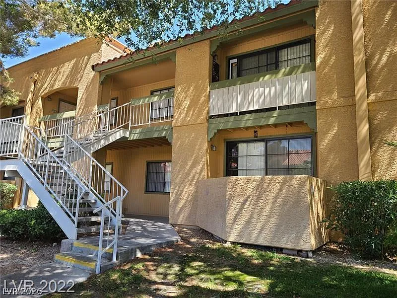 5122 S Jones Blvd #104