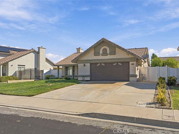 2nd image of 33593 Pecan Ave