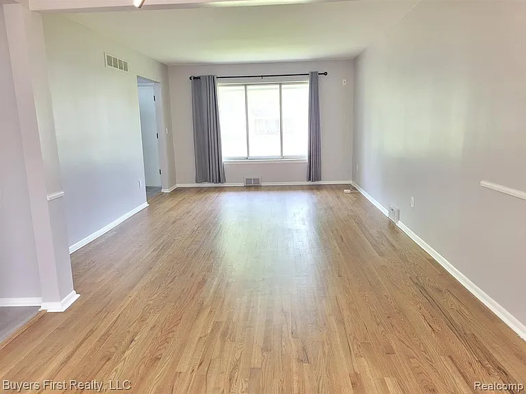 18425 Alta Vista Dr — Photo 5