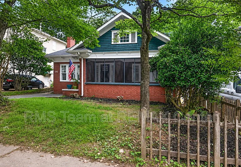 582 Clifton Rd NE — Photo 46