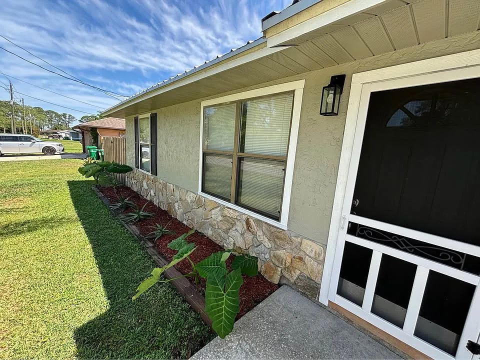 4 bed, 1944 sqft, $2,199 — Photo 3