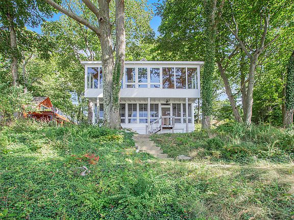 2nd image of 130 Lakeshore Dr