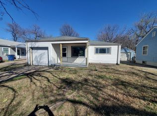 1542 N Pinecrest St, Wichita, KS 67208