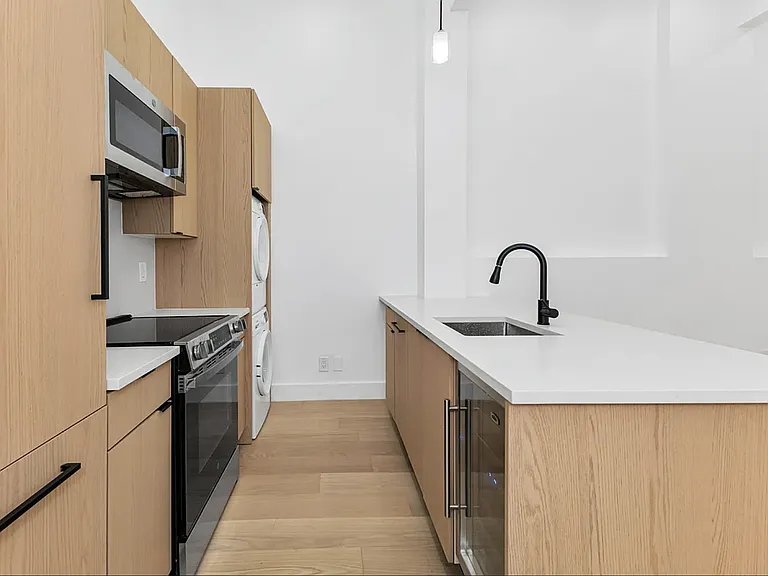 19 Saint Marks Pl #J3 — Photo 4