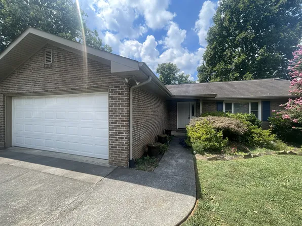 1515 Woodbury Ct, Maryville, TN 37803