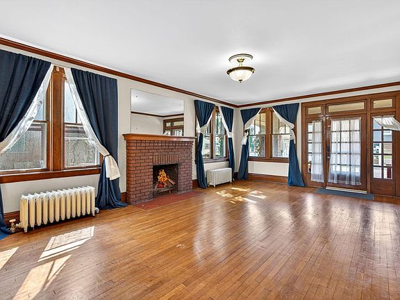 5th image of 60 E Hunter St