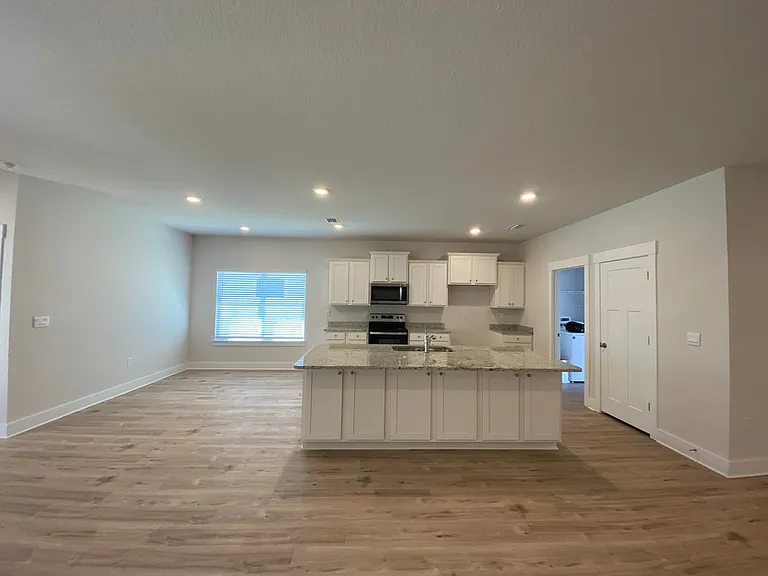 3398 Southwind Dr — Photo 4