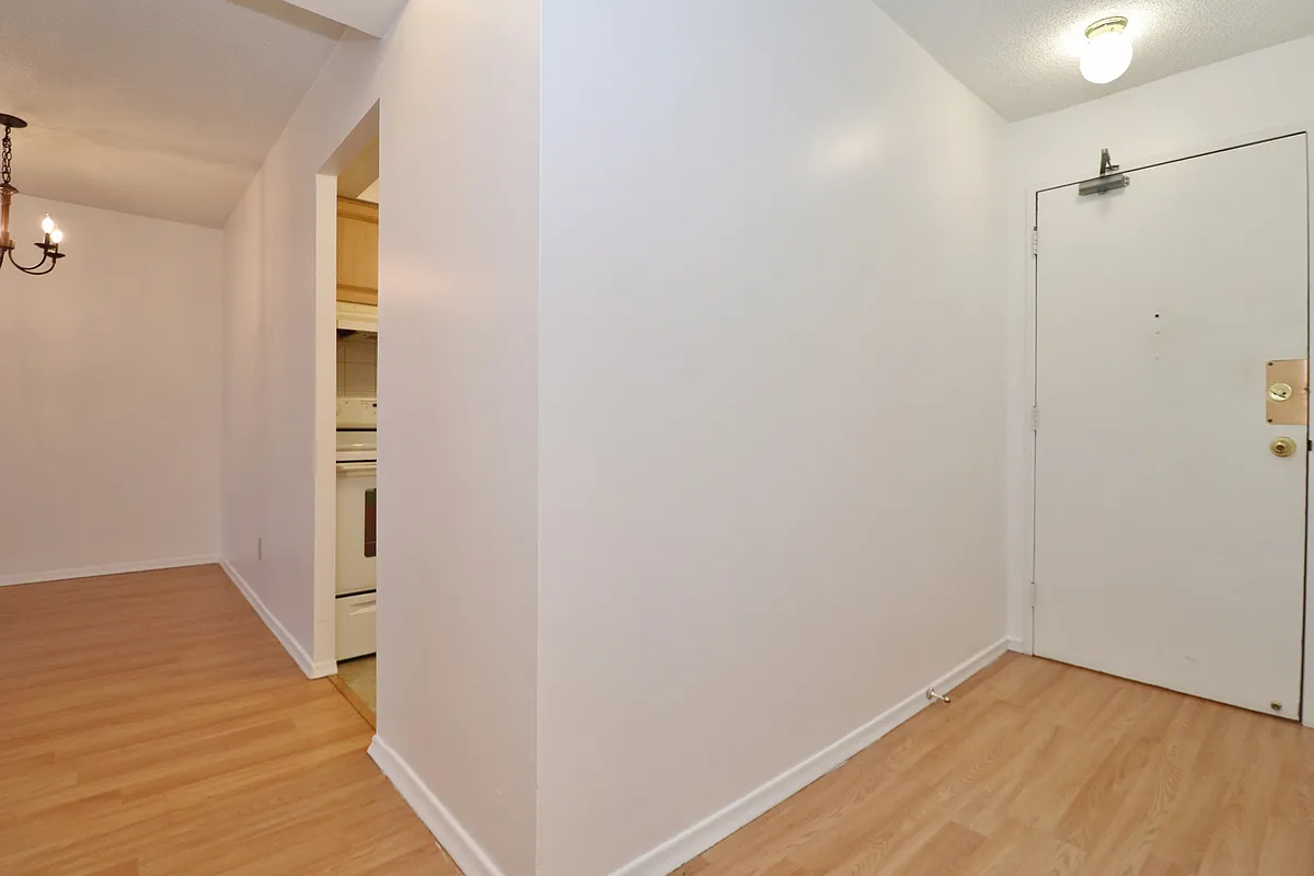 Building Photo - 158 B McArthur Ave #803