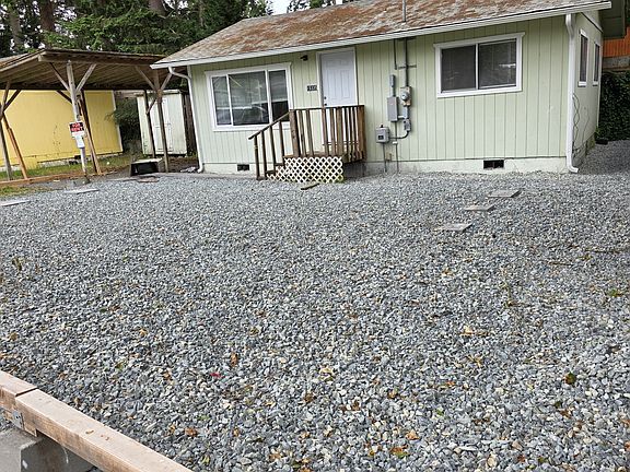 2 bedroom house - low maintenance yard!