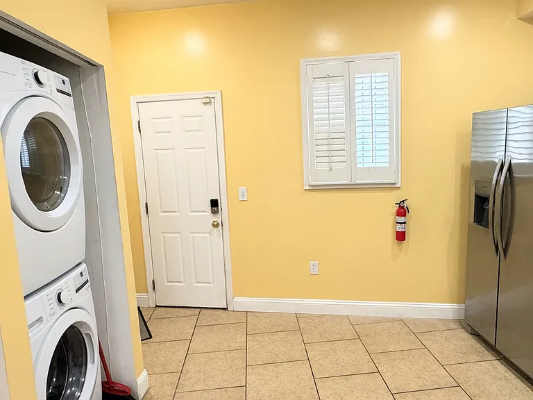 69 Florida Ave NW #1 — Photo 5