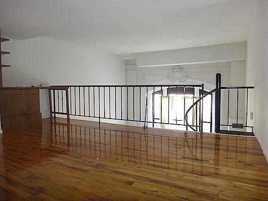 Rented by KVNY Soho | media 14