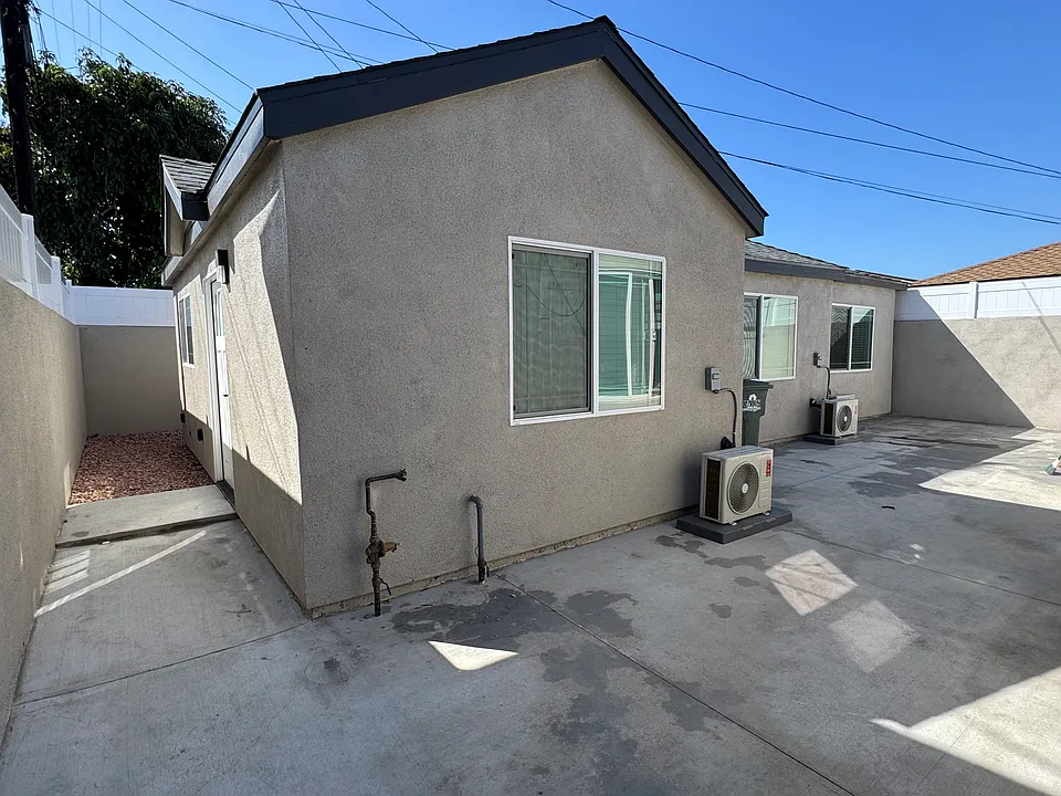 10315 Mariposa Ln