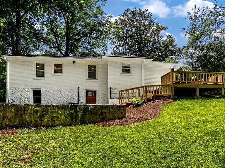 2093 Wildrose Dr — Photo 39