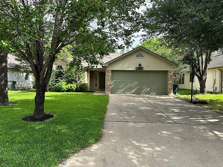 1217 Nightshade Ln — Photo 1