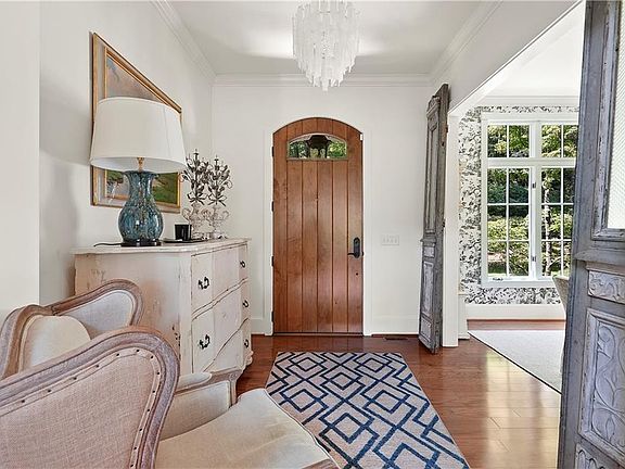 4th image of 125 Crabapple Ct
