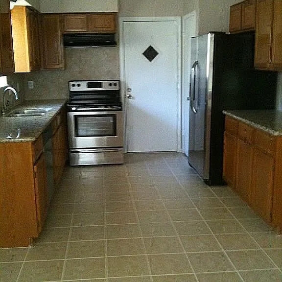 12511 Riverbend St — Photo 4