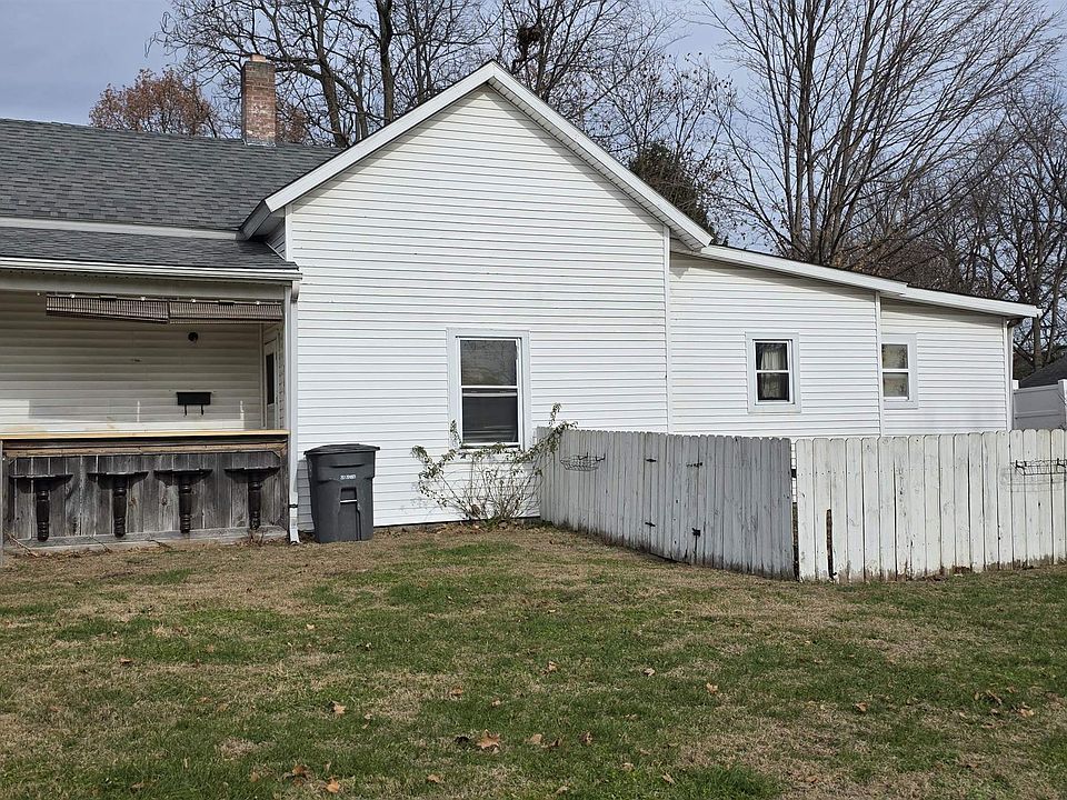 2nd image of 2104 N Grand Ave