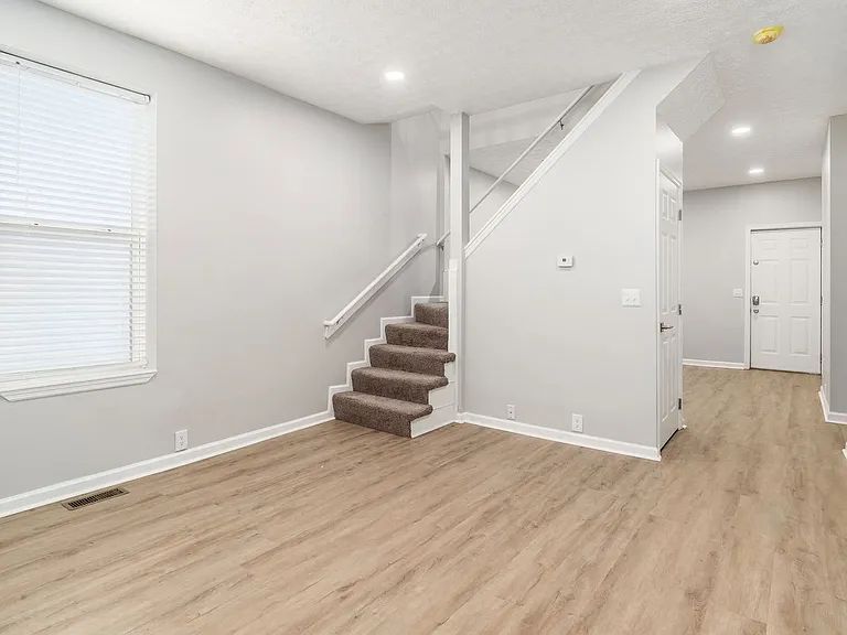 416 E Mithoff St — Photo 8