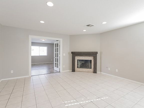 4th image of 1812 Sierra Hills Way