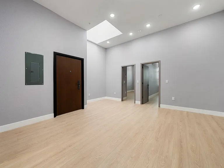 313 D St — Photo 24