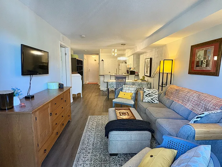 429 Somerset St W #402 — Photo 7