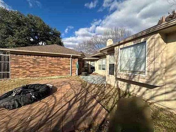 4th image of 3007 Pacifica St