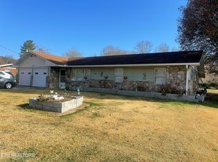 2202 Shinbone Rd, Sevierville, TN 37876