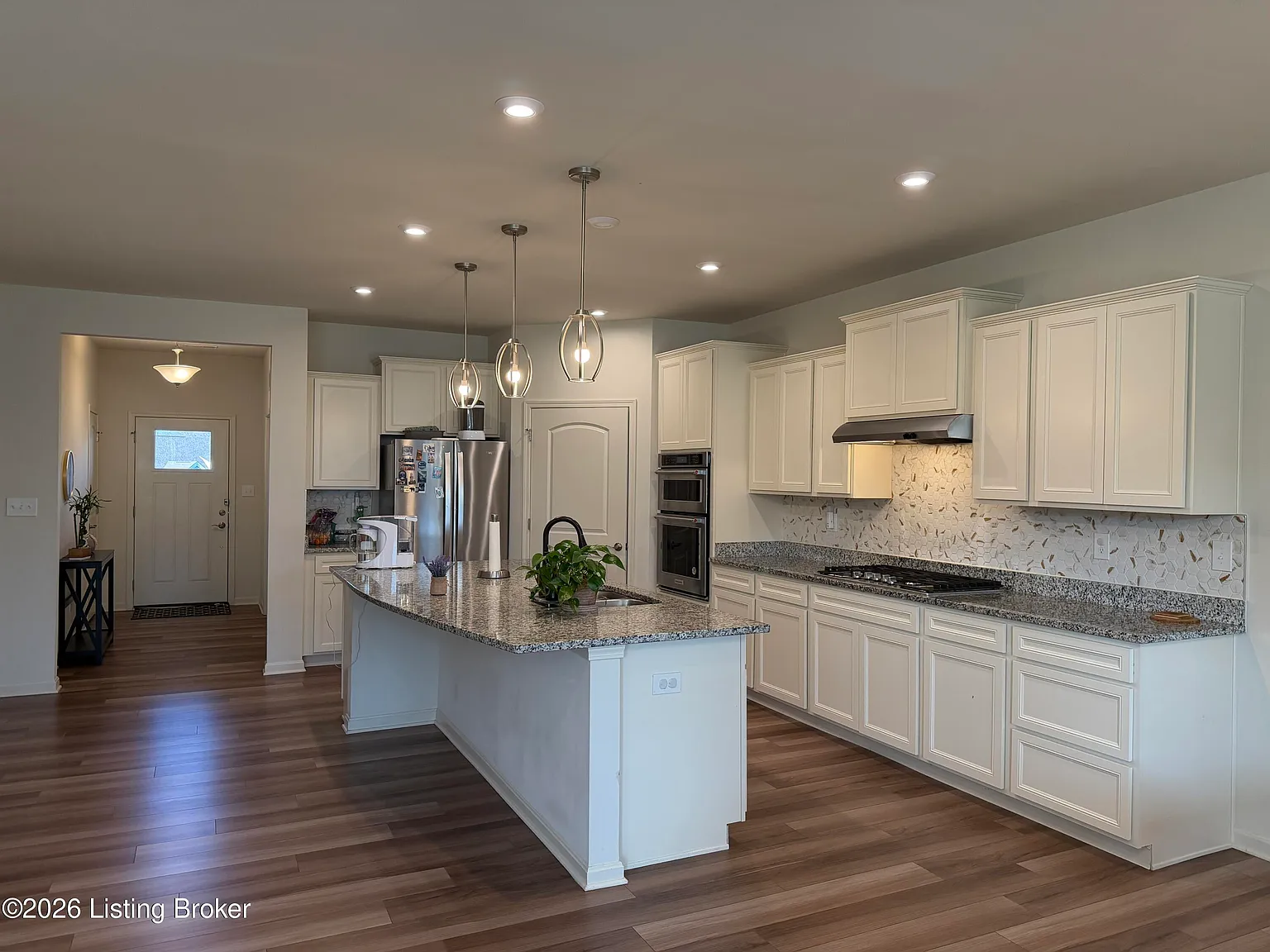 3 bed, 3.0 bath, 2596 sqft, $2,900 — Photo 2