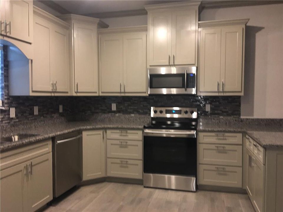 604 Lilly St, Cleburne, TX 76033 | Zillow