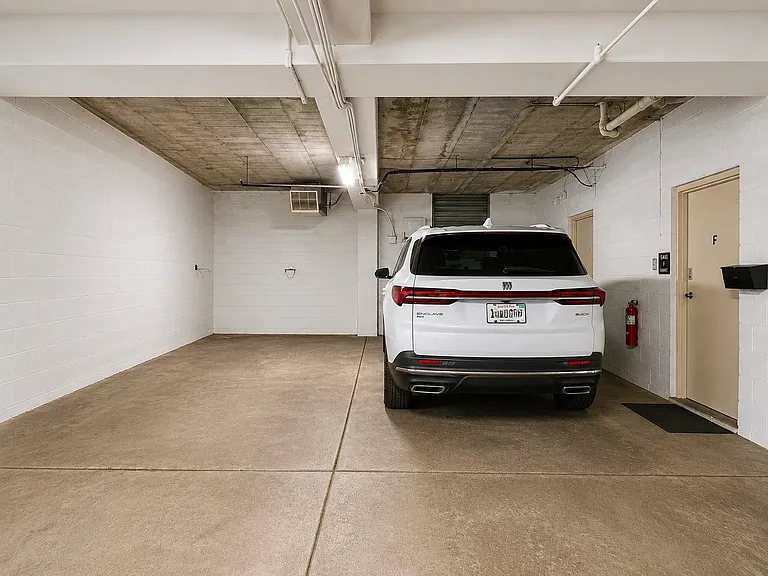 2 garage spaces - walk into your unit with no weather exposure.