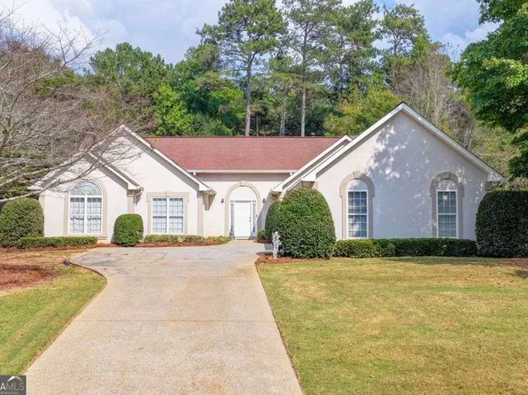 7135 Hunters Trace Dr, Cumming, GA 30028