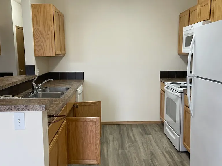 7715 N Crestline St #11 — Photo 5