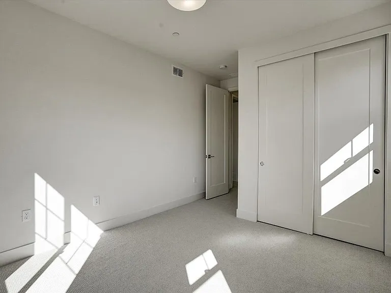 12101 Almeria Way — Photo 11