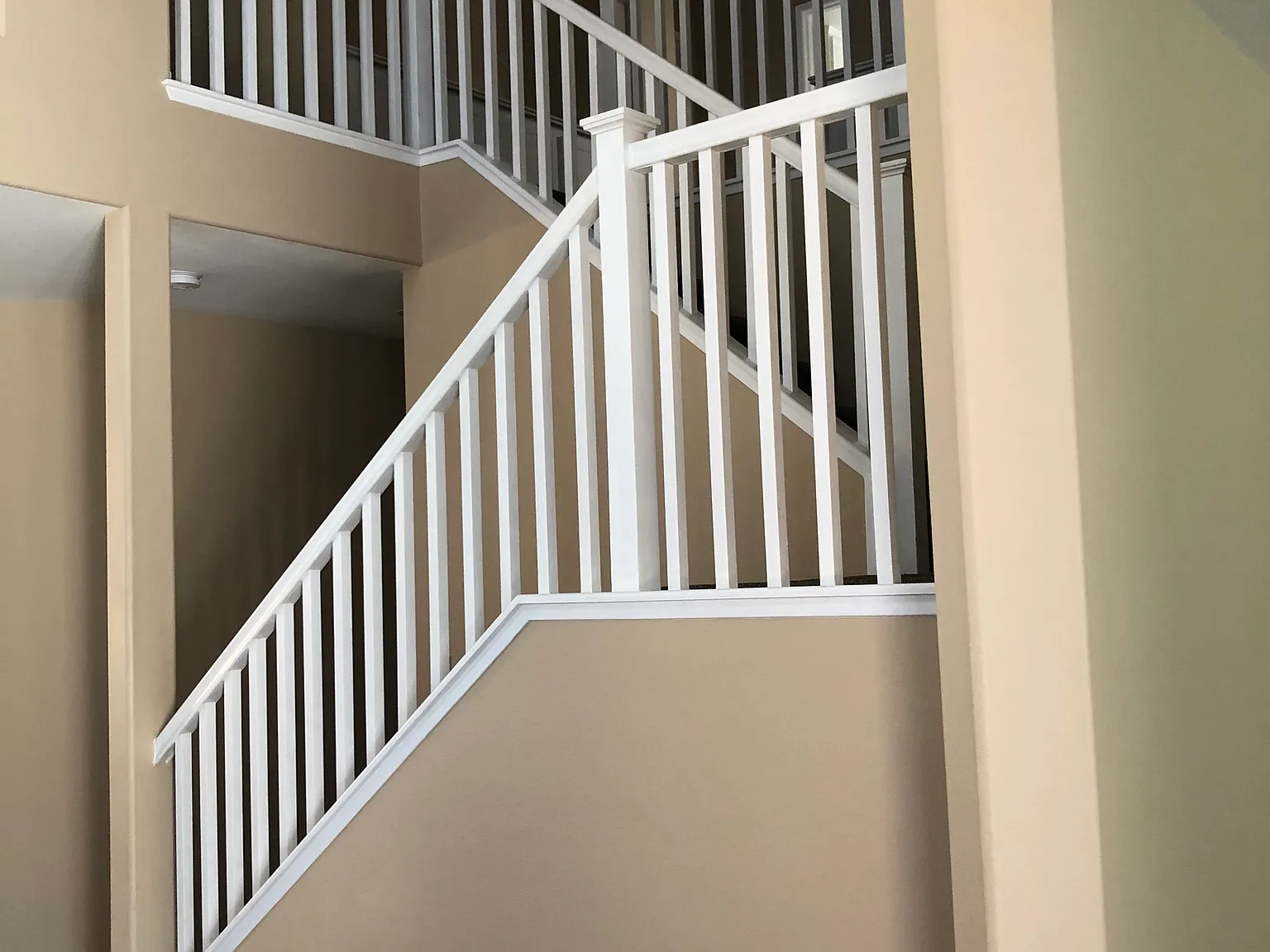 4 bed, 3074 sqft, $3,600 — Photo 3