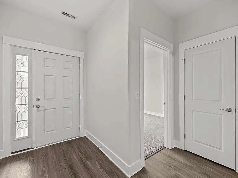 1619 Riverwalk Dr — Photo 6