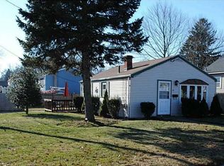 88 Dryden Blvd, Warwick, RI 02888