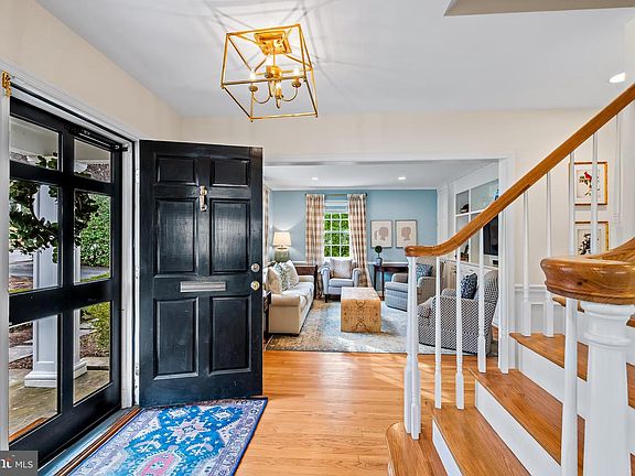 4th image of 5700 Greenleaf Rd