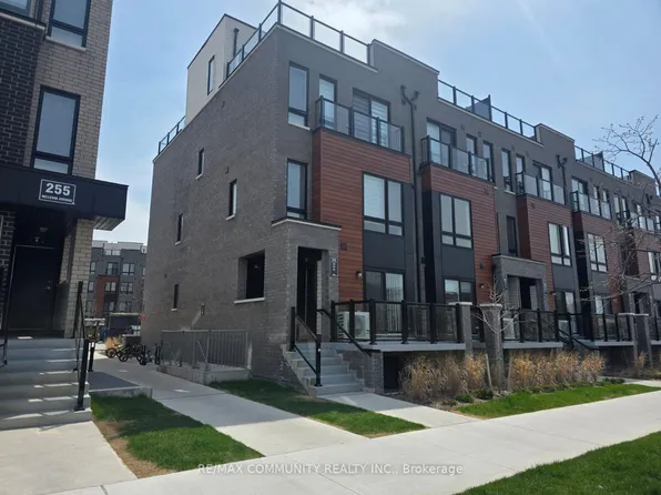 245 McLevin Ave #23, Toronto, ON M1B 5K1
