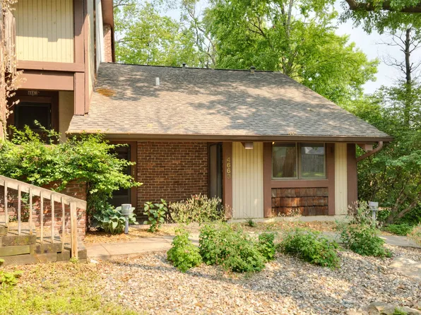 4663 Lockner Dr #12, Urbandale, IA 50322