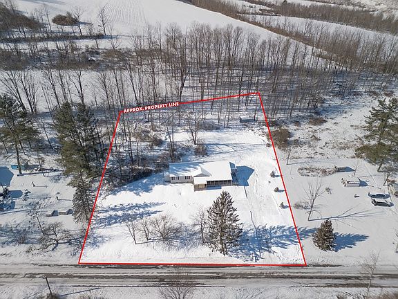 2nd image of 5548 Lambs Creek Rd