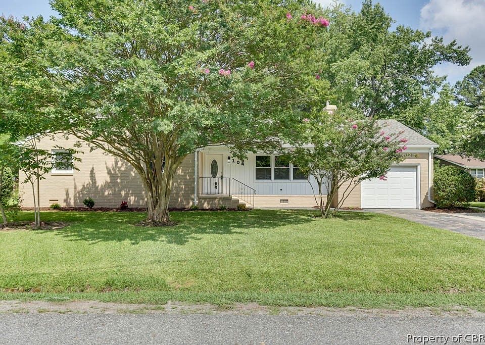 1st image of 104 Yorkshire Dr
