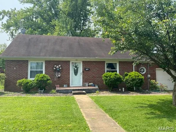 744 W Lebanon St, Nashville, IL 62263
