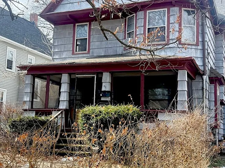 96 Hall St — Photo 1