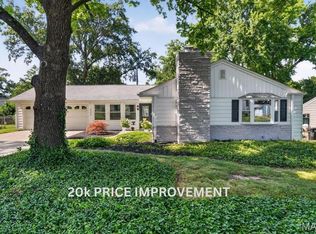 223 Woodridge Rd, Saint Louis, MO 63122