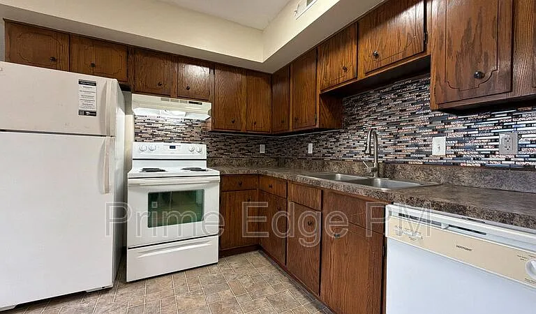 2532 T St #6 — Photo 10
