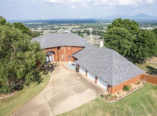 411 Wincrest Cir, Poteau, OK 74953